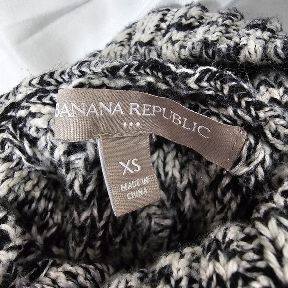 Banana Republic wide knit front design cowl neck sweater - Picture 5 of 5